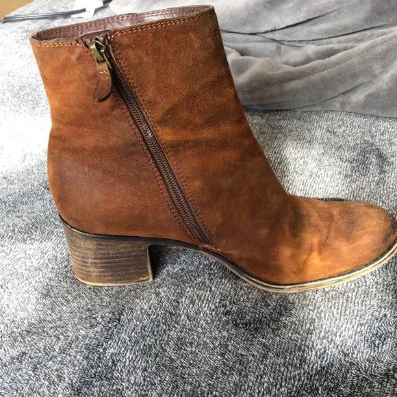 Franco Sarto brown ankle booties - Picture 5 of 6